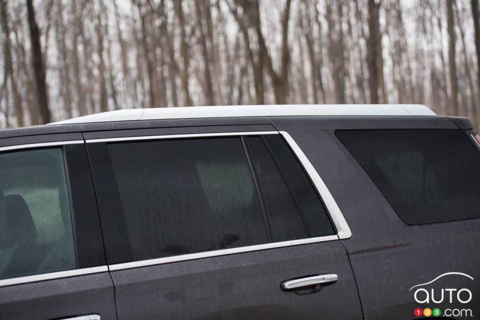 Longerons de toit du Cadillac Escalade 2016