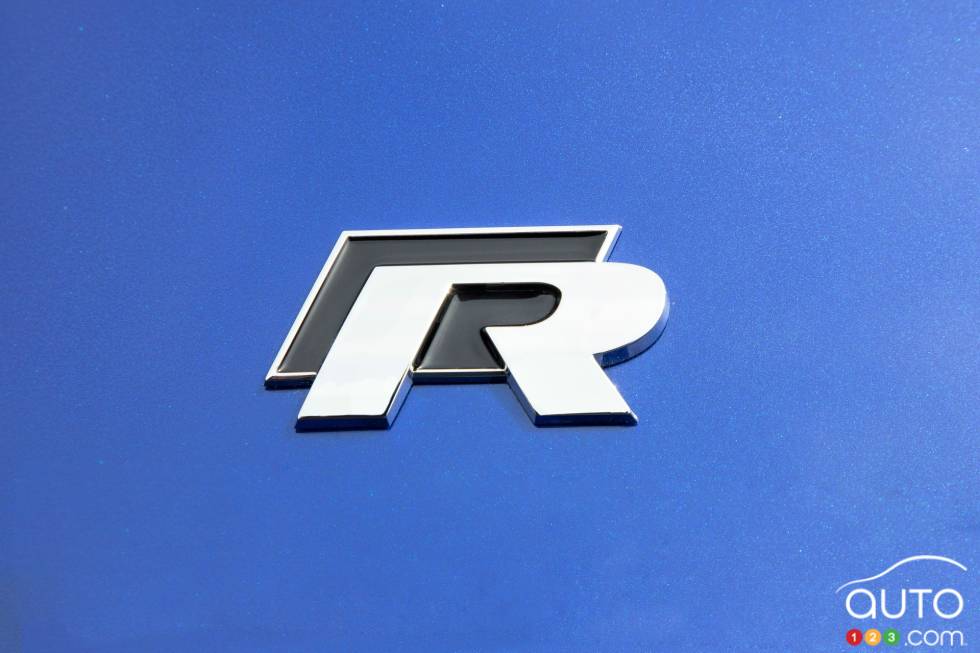 2018 Golf R Logo