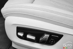 2017 BMW 5 series seat detail