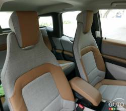 2016 BMW i3 front seats