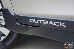 Écusson du modèle de la Subaru Outback 2.5i limited 2016