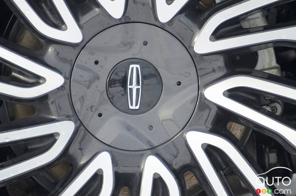 2022 Lincoln Corsair PHEV Pictures Auto123