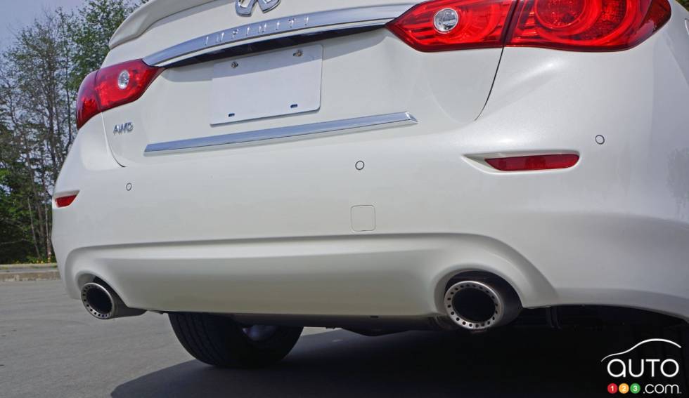 2016 Infiniti Q50s Red Sport exhaust