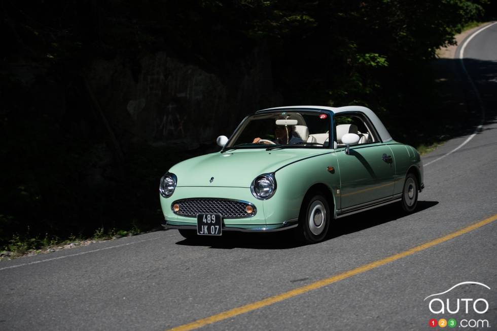 Vue 3/4 avant de la Nissan Figaro 1991