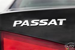 2015 Volkswagen Passat model badge
