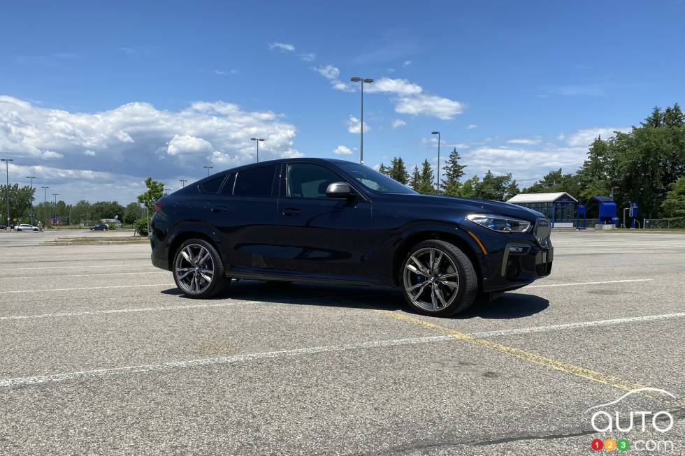 We drive the 2020 BMW X6 M50i