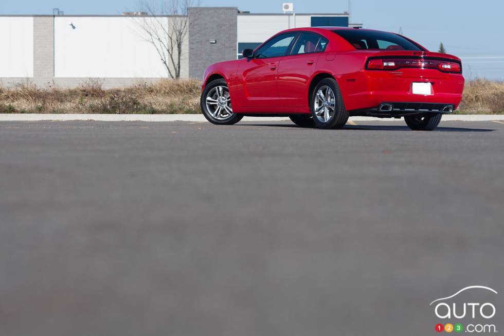 Left rear 3/4 view, away