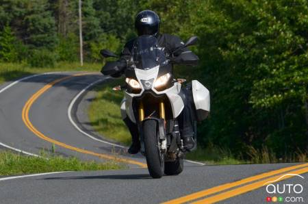 Photos de l'Aprilia Caponord 1200 ABS Travel Pack 2015