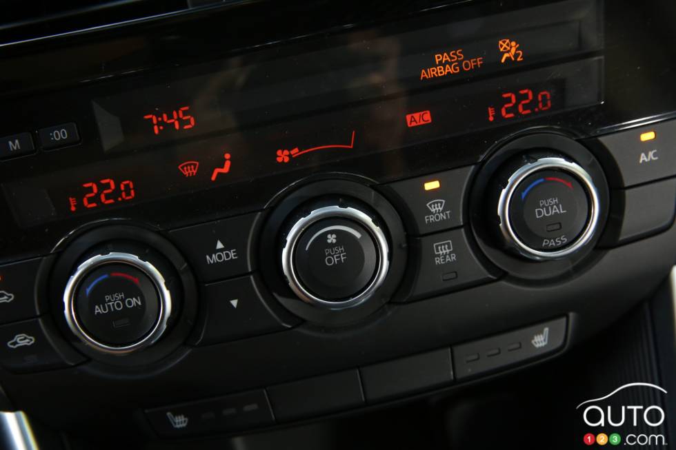 détails de la console centrale