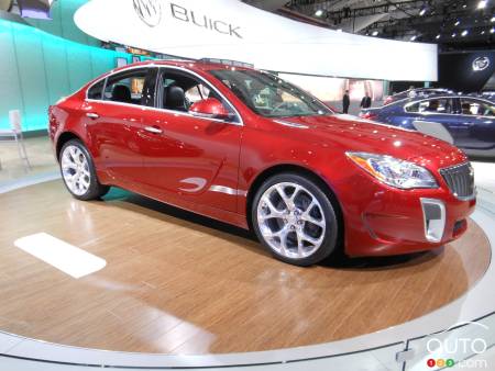2014 Buick Regal pictures at the New York Auto Show