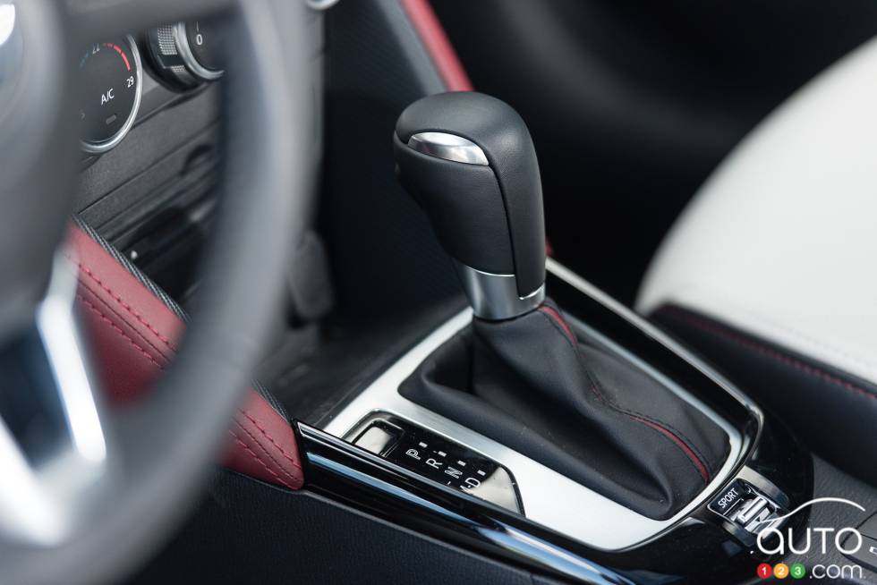 2016 Mazda CX-3 GT Shift knob
