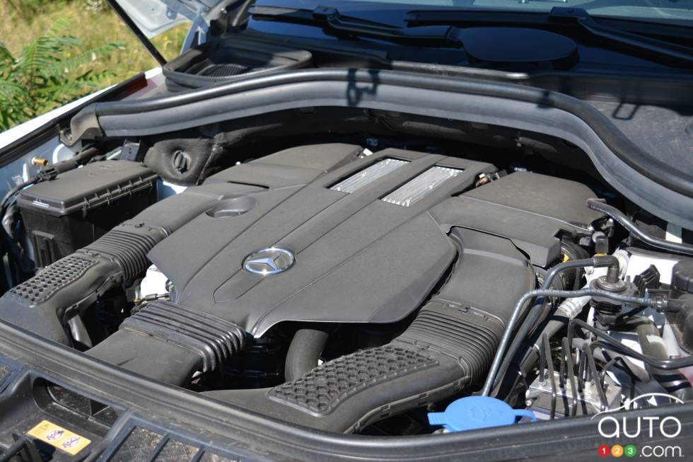 2017 Mercedes-Benz GLS engine