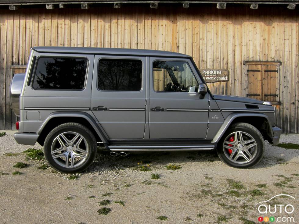 Vue du côté droit, modèle argent