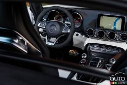 Habitacle du conducteur de la Mercedes AMG GT S 2016