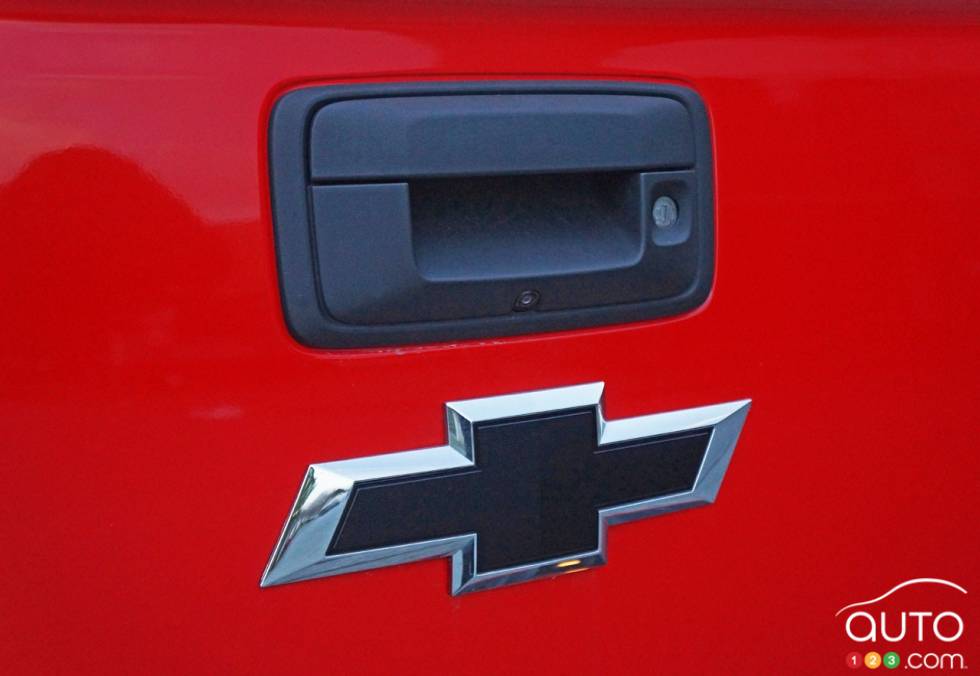 2016 Chevrolet Colorado Z71 Crew Cab short box AWD rearview camera