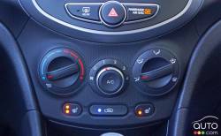 Contrôle du système de climatisation de la Hyundai Accent 2016