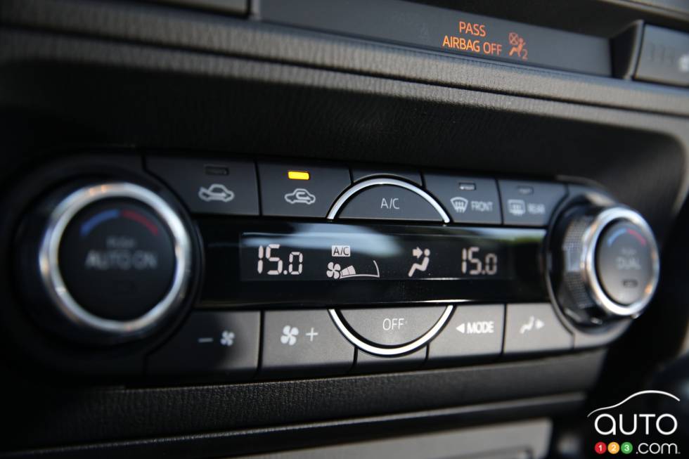 détails de la console centrale