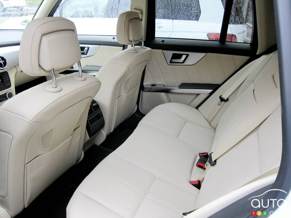 Rear seats