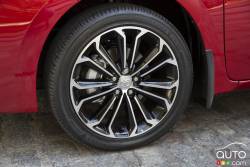 2016 Toyota Corolla S wheel