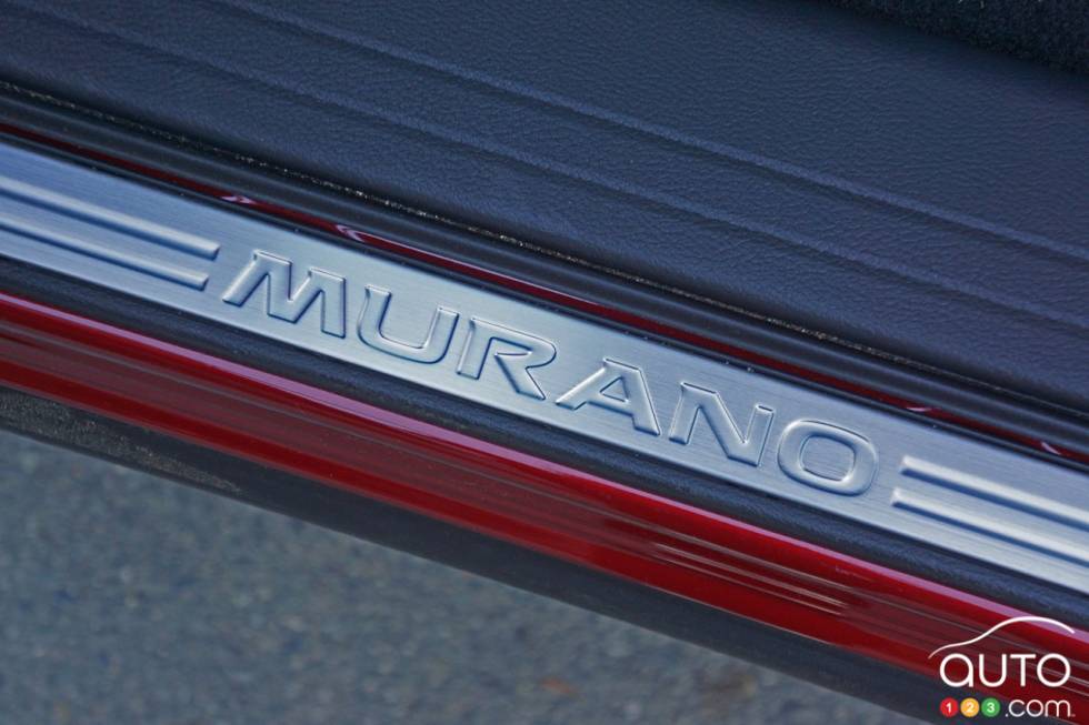 2016 Nissan Murano Platinum door sill