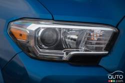 2016 Toyota Tacoma V6 TRD headlight