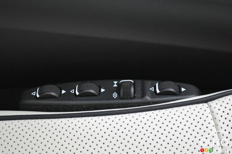 Passenger's seat controls