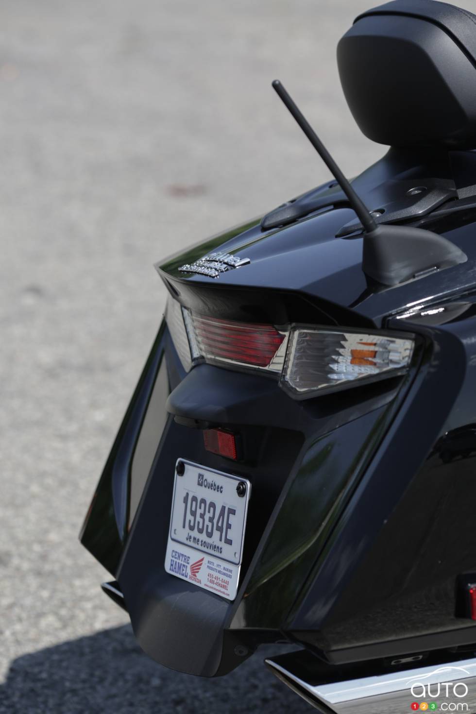 détails des feus arrières