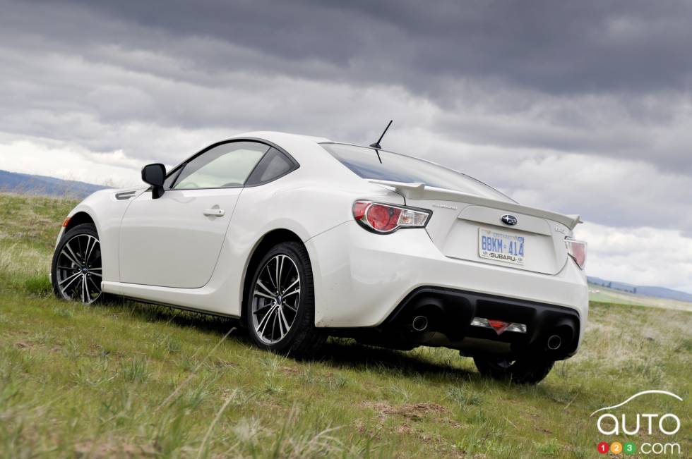Rear 3/4 view, white model