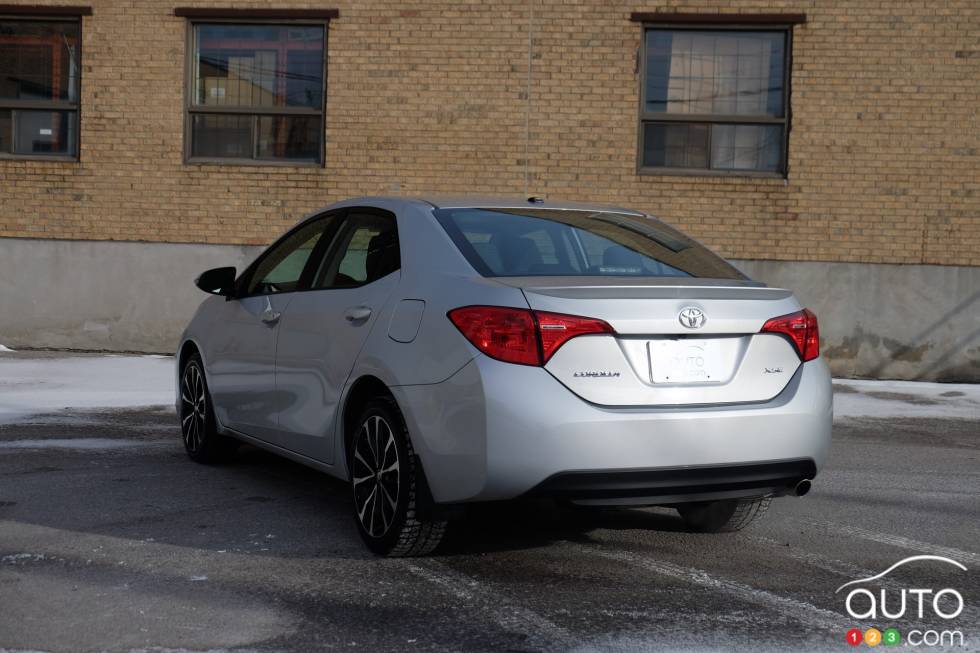 We test drive the new 2019 Toyota Corolla 