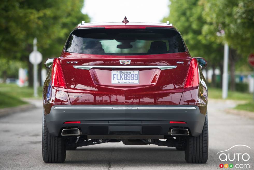 2016 Cadillac XT5 front view