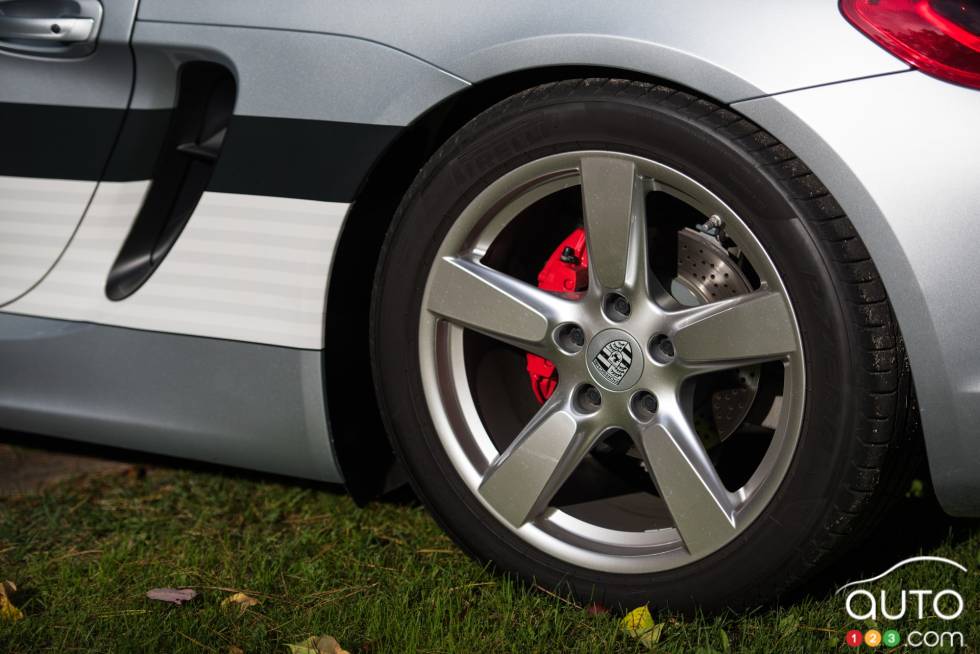 2015 Porsche Cayman S wheel