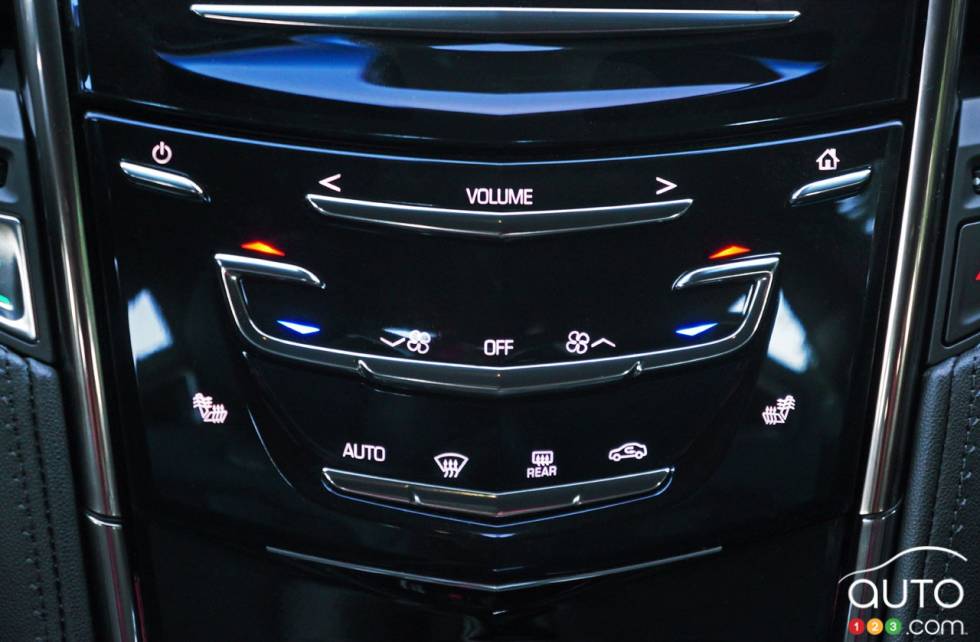 2016 Cadillac ATS V Coupe climate controls