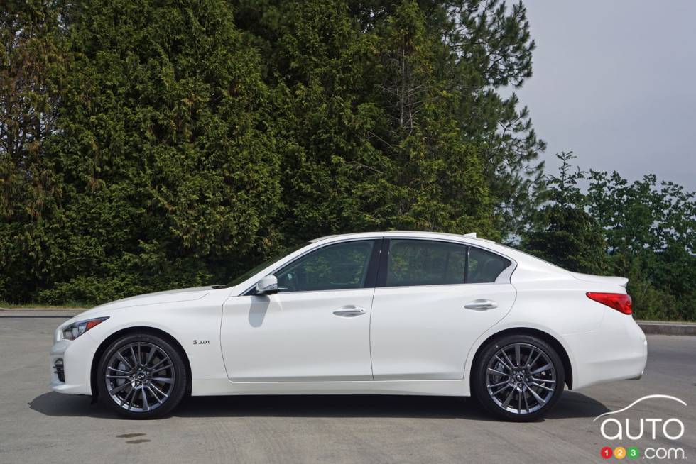 2016 Infiniti Q50s Red Sport side view