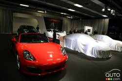 Kiosque de Porsche au salon d'auto de Montréal 2013.