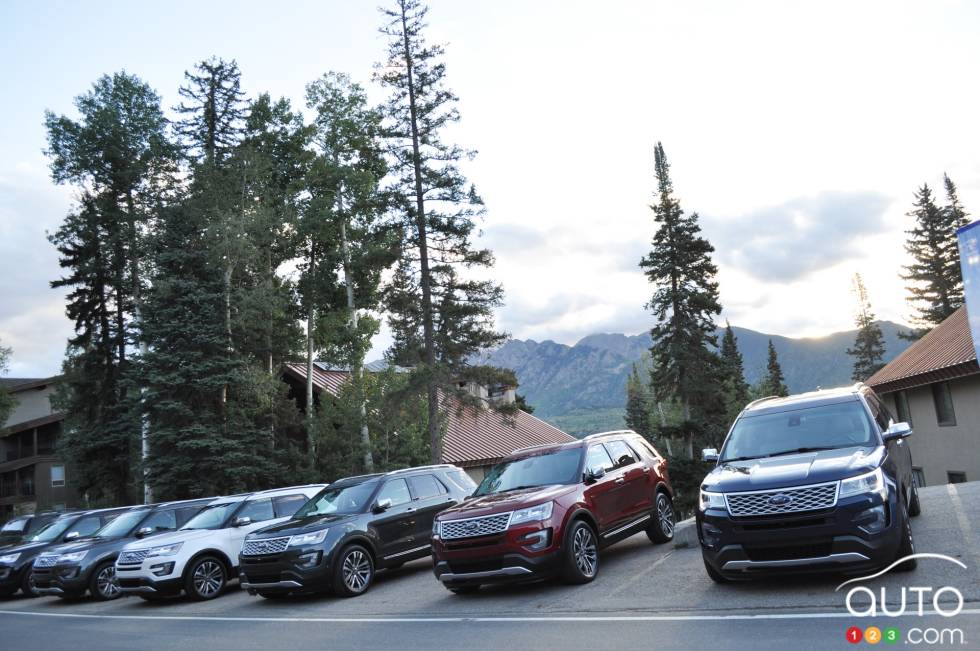 Photo de goupe du Ford Explorer Platinum 2016