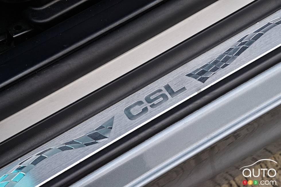 Garnissage des seuils de la BMW E46 M3 CSL