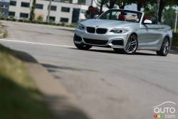 2015 BMW 228i xDrive Cabriolet front 3/4 view