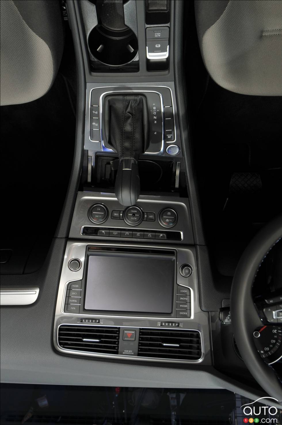 détails de la console centrale