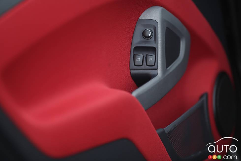 Power windows controls