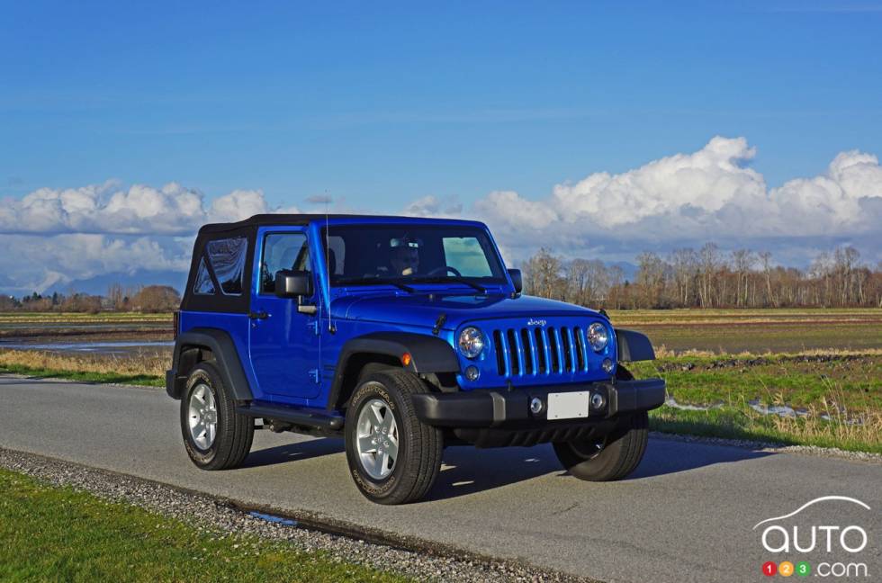2016 Jeep Wrangler Sport S front 3/4 view