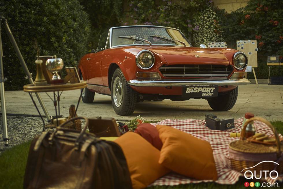 Calandre avant de la Fiat 124 Spyder Classique