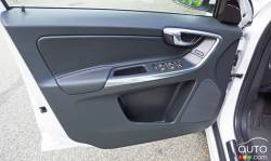 2016 Volvo XC60 T5 AWD door panel
