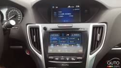 2016 Acura TLX infotainement display