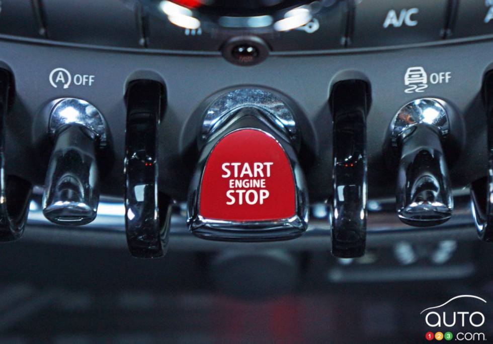 2016 MINI Cooper S Clubman start and stop engine button