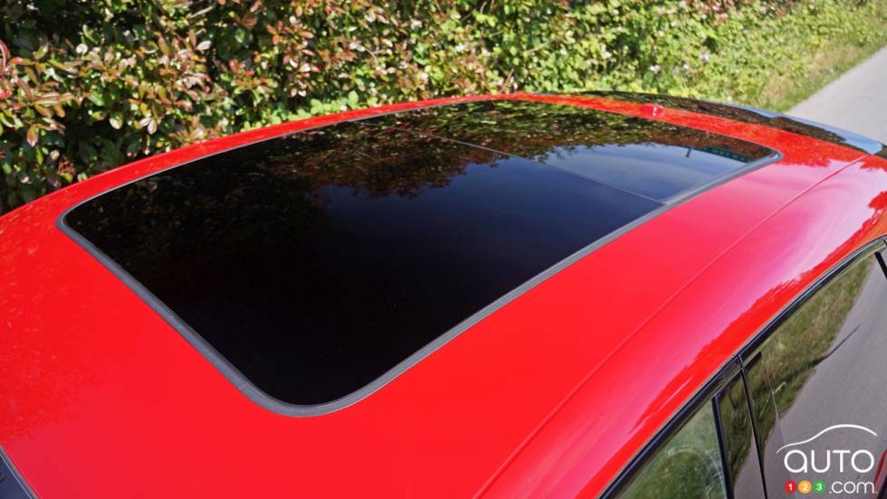 2017 Porsche Macan GTS panoramic sunroof