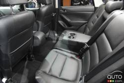 Rear seats with centre armrest