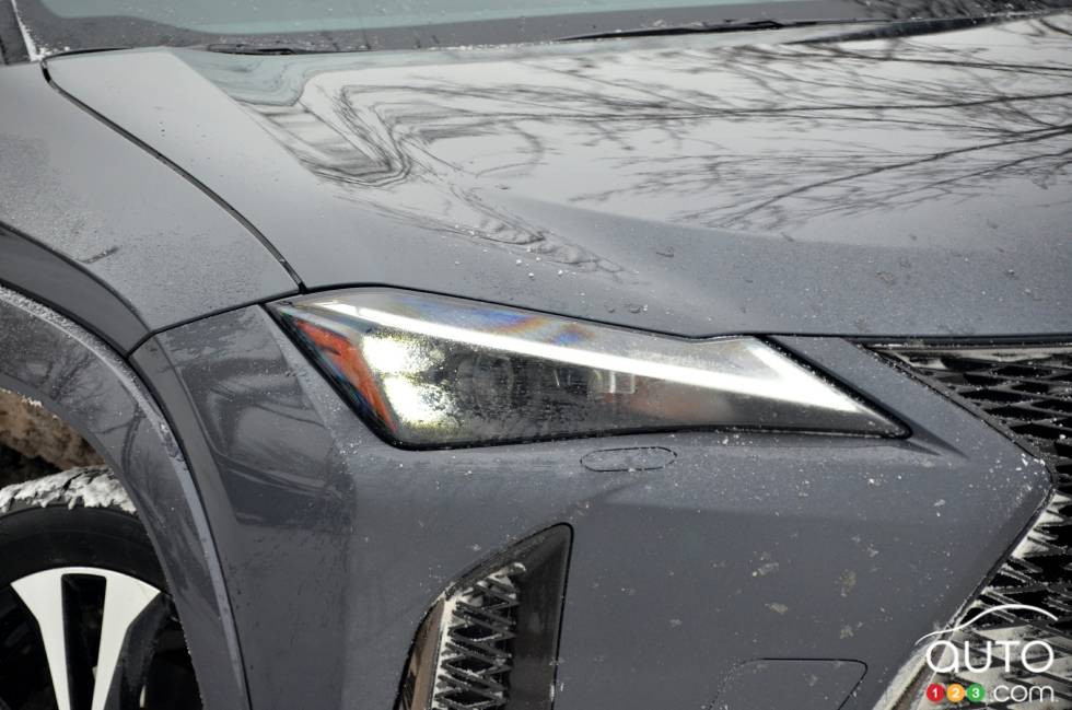 We drive the 2022 Lexus UX 250h