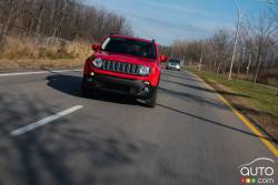 2016 Jeep Renegade driving