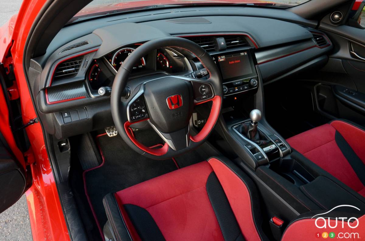 2018 Honda Civic Type R : more red than ever  Photo 17 of 39 