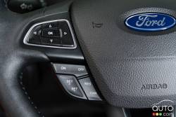 2015 Ford Focus SE Ecoboost steering wheel mounted cruise controls